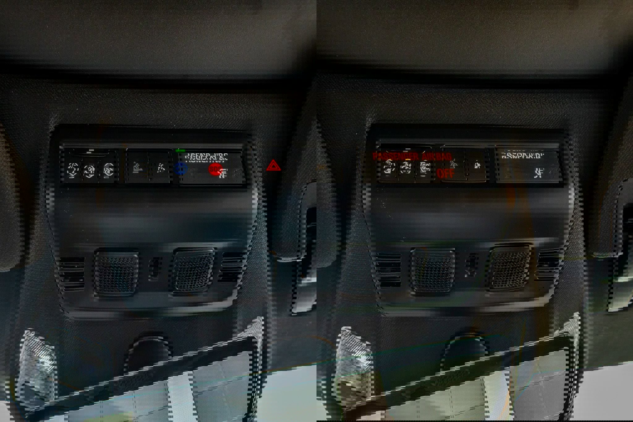 Used 2025 Chevrolet Corvette Stingray Preferred Cpe w/ Stealth Interior Trim Package RWD image 23