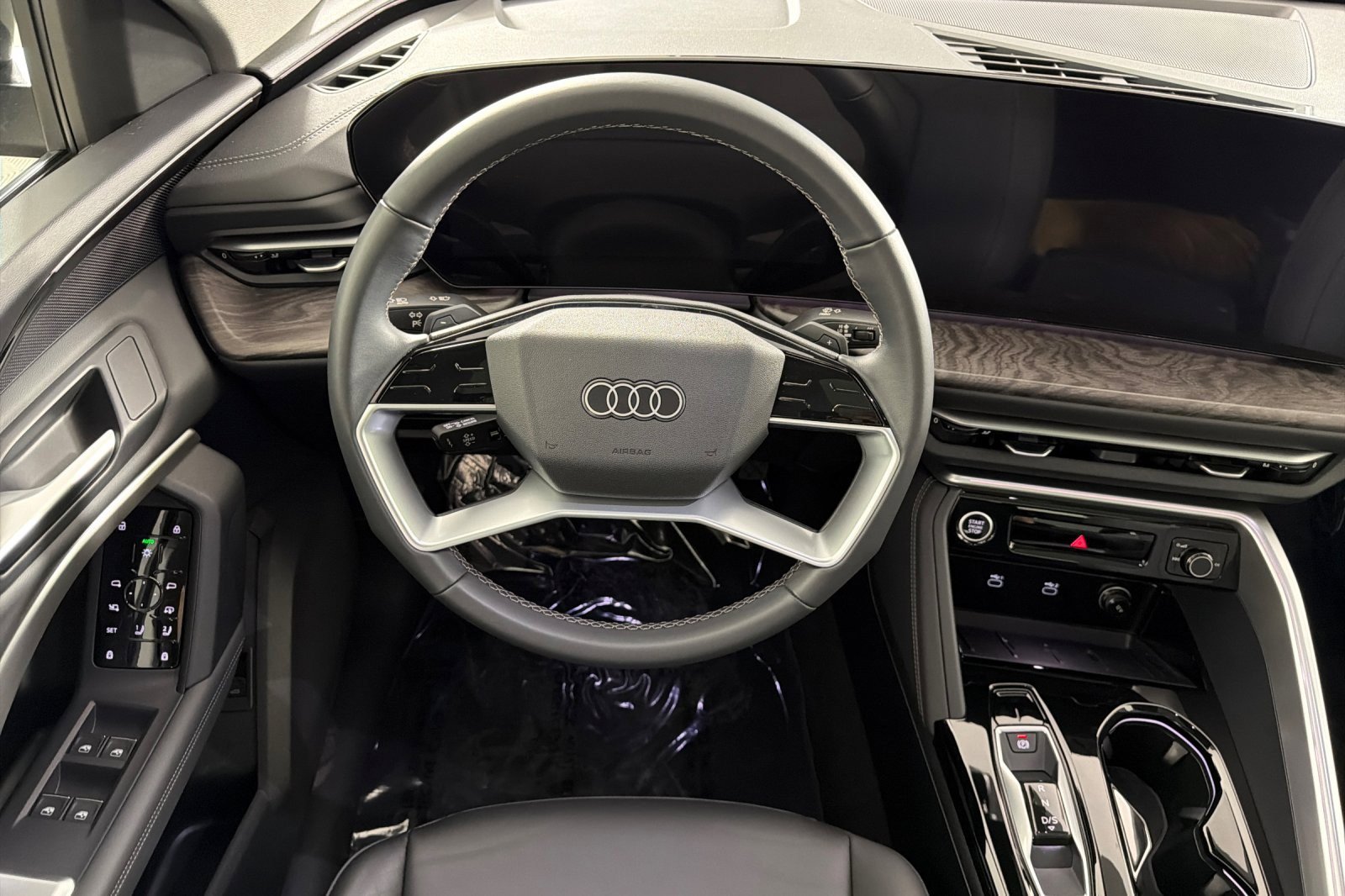 Used 2025 Audi Q5 Premium w/ 19" Wheel Package AWD/4WD image 13