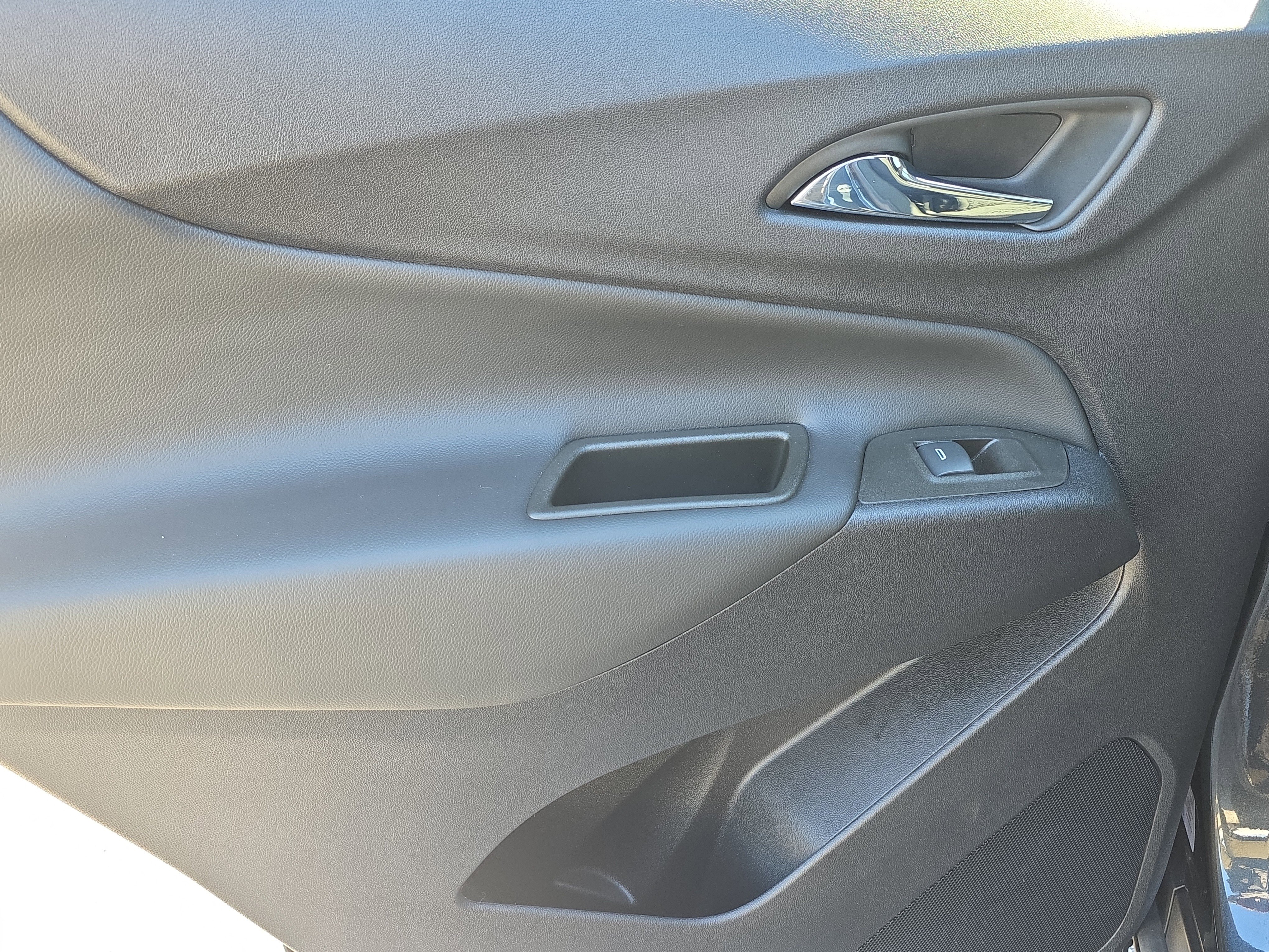 Used 2023 Chevrolet Equinox LT FWD image 14