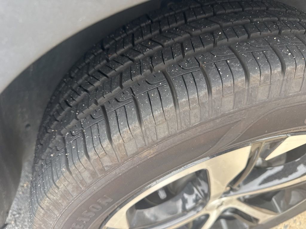 Used 2024 Chevrolet Trax RS w/ Sunroof Package FWD image 12