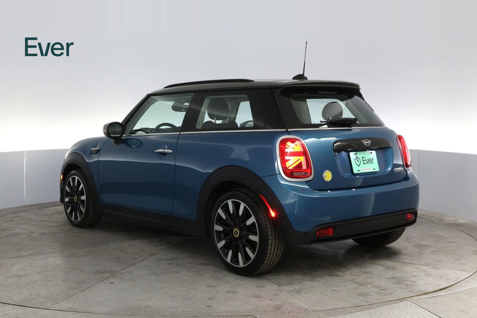 Used 2024 MINI Cooper SE image 17
