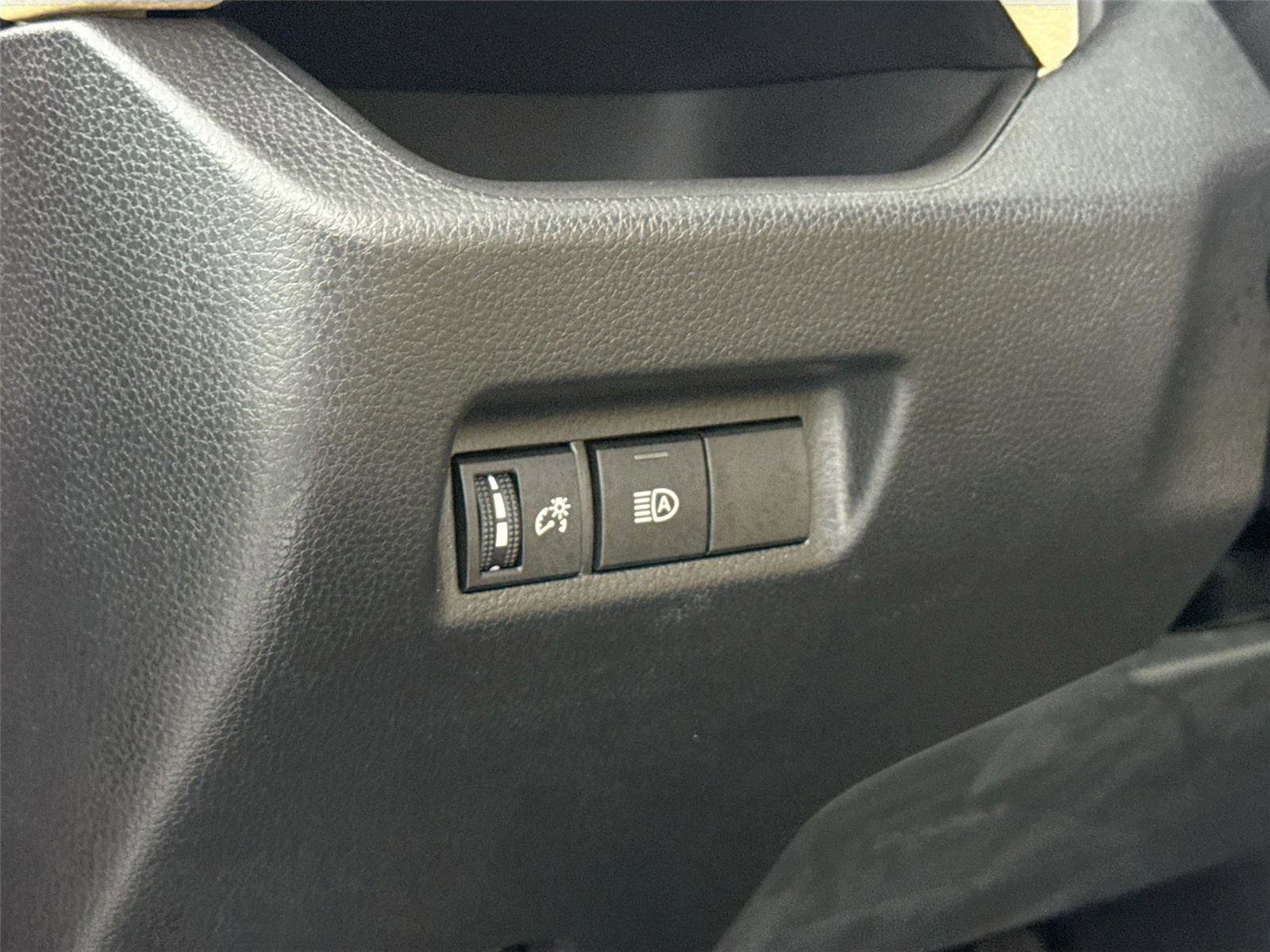 Certified 2022 Toyota RAV4 XLE image 4