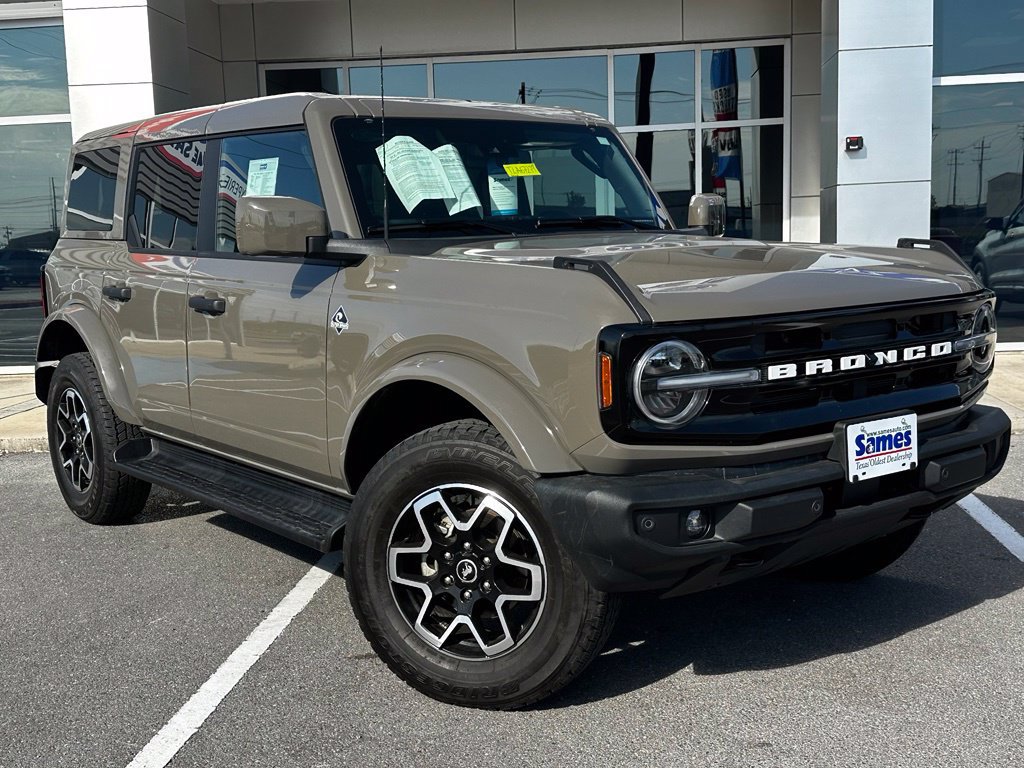 Used 2026 Ford Bronco Outer Banks AWD/4WD image 3