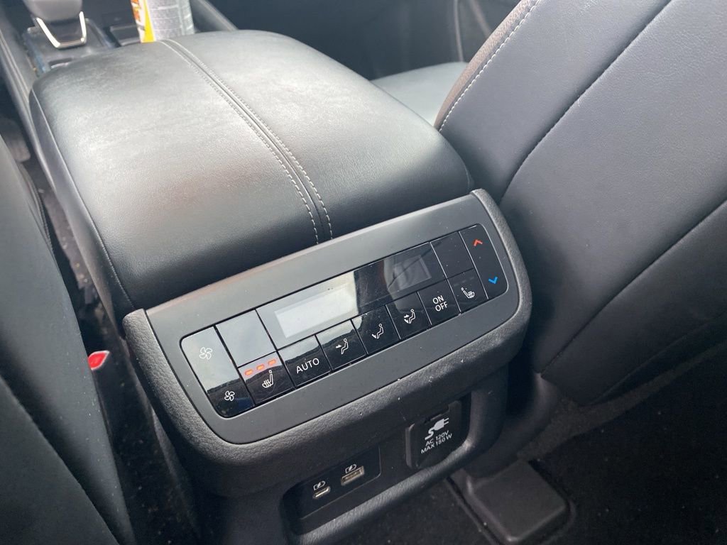 Used 2022 Nissan Pathfinder Platinum w/ Cargo Package image 8