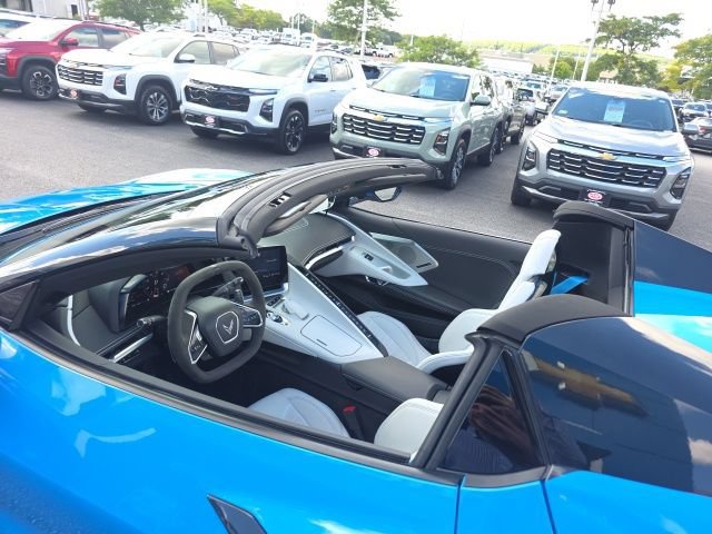 Used 2022 Chevrolet Corvette Stingray Preferred Conv w/ Z51 Performance Package RWD image 9