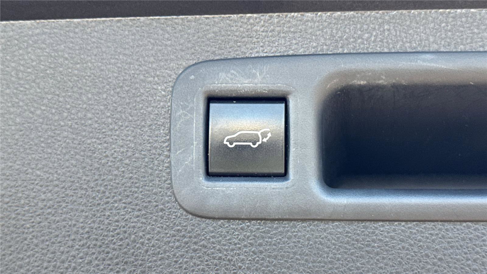 Used 2022 Toyota Highlander XLE image 26