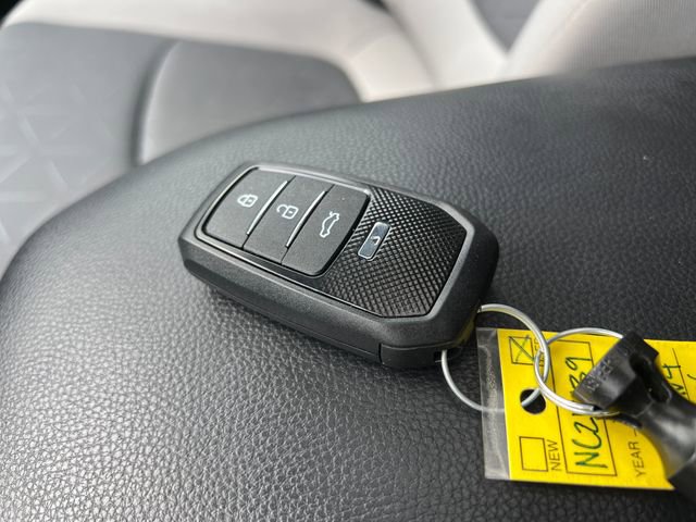 Used 2022 Toyota RAV4 XLE w/ Convenience Package FWD image 33