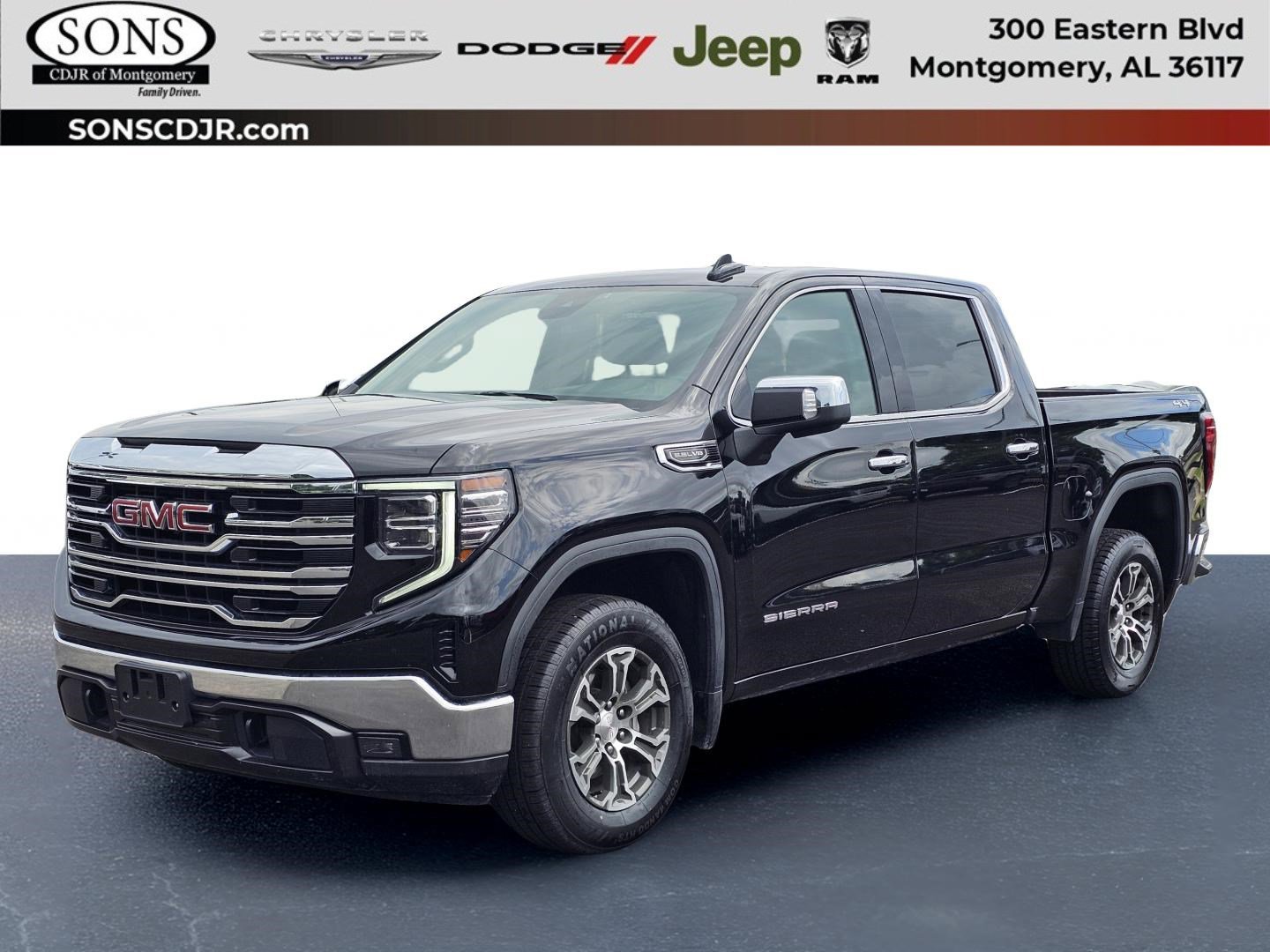 Used 2025 GMC Sierra 1500 SLT AWD/4WD image 1