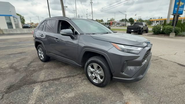 Used 2024 Toyota RAV4 XLE AWD/4WD image 2