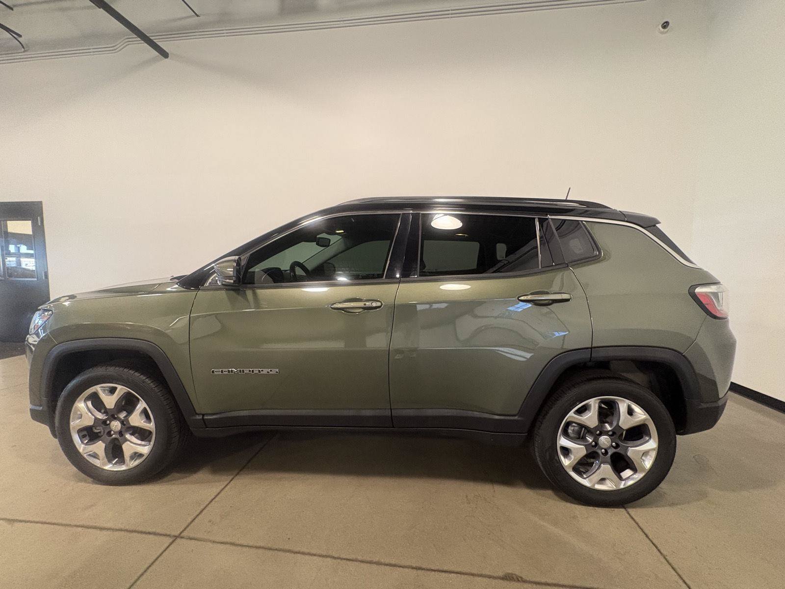 Used 2020 Jeep Compass Limited w/ Safety & Security Group AWD/4WD image 6