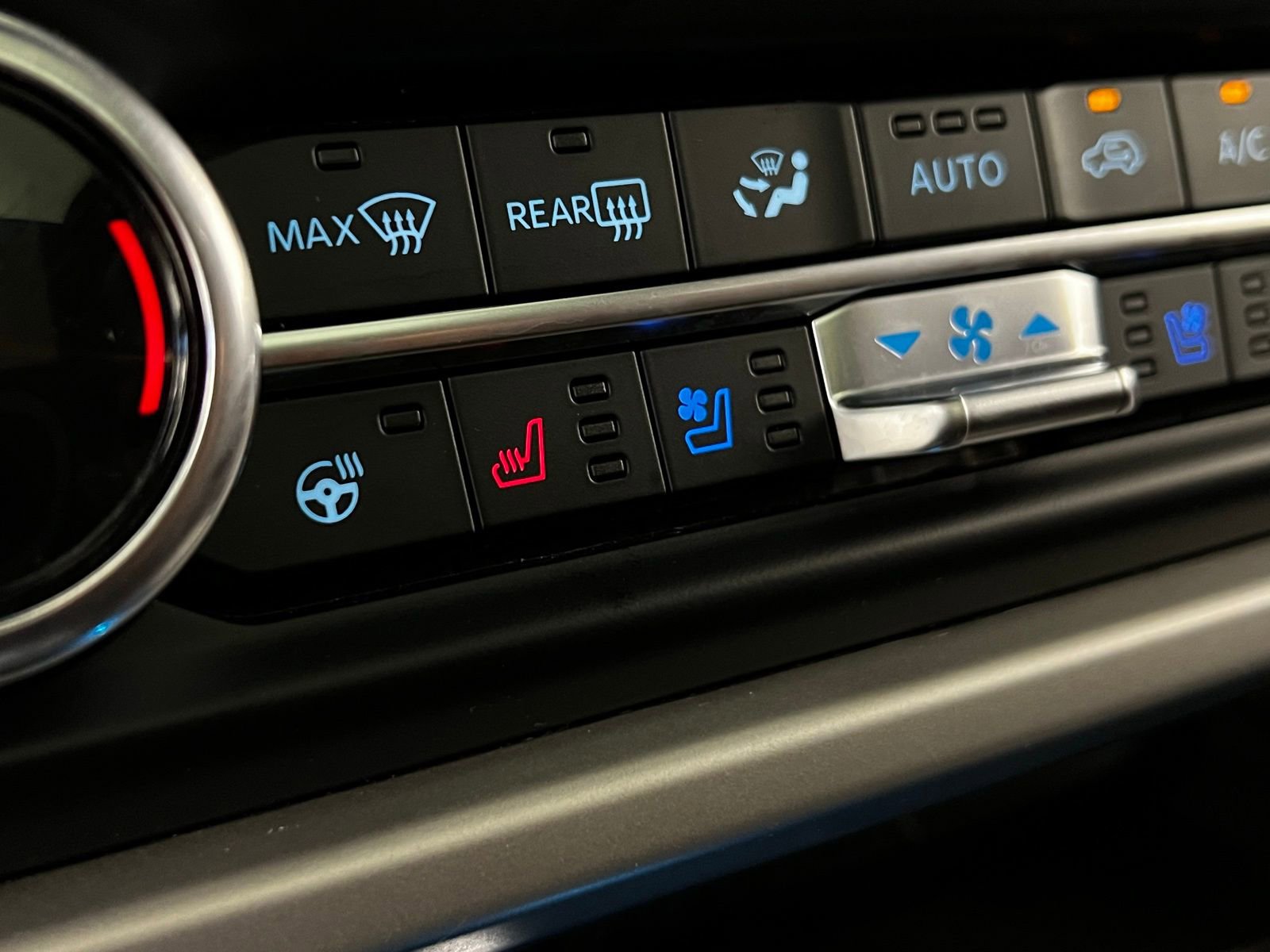 Used 2024 Ford Expedition Max Limited image 22