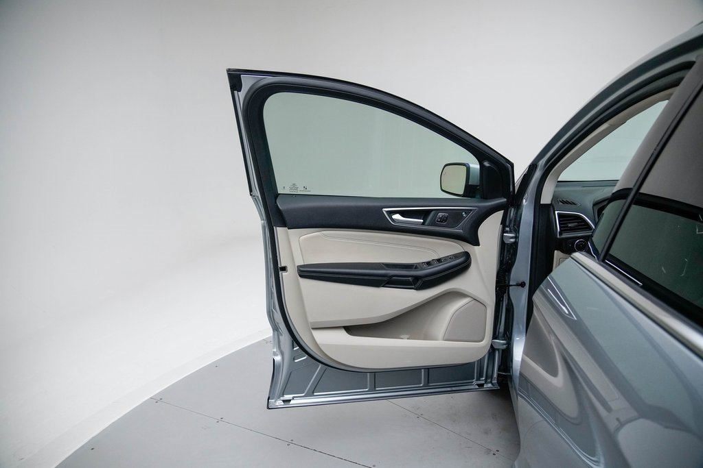 Used 2022 Ford Edge Titanium image 22