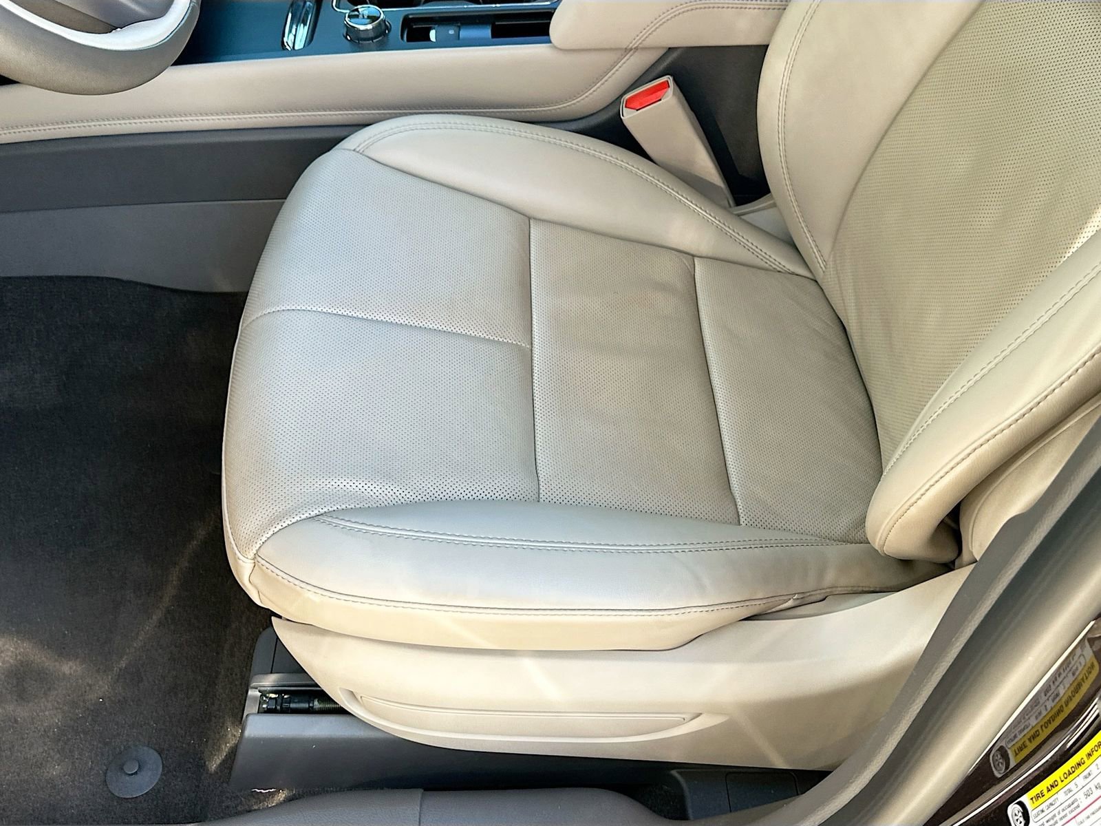 Used 2023 Lincoln Corsair Reserve w/ Equipment Group 201A image 19