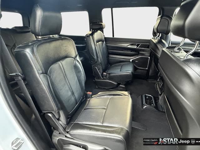 Used 2023 Jeep Wagoneer Series III w/ Flexible Seating Group RWD image 24
