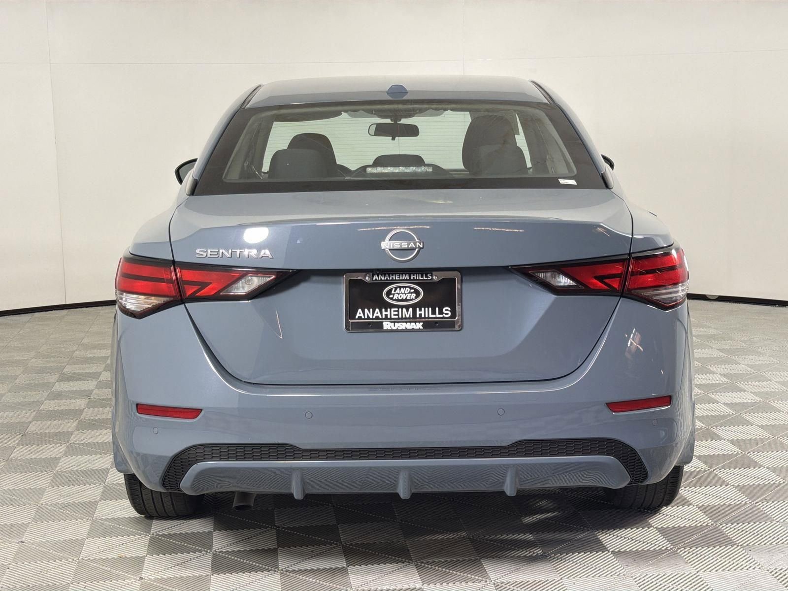 Used 2025 Nissan Sentra SV FWD image 4