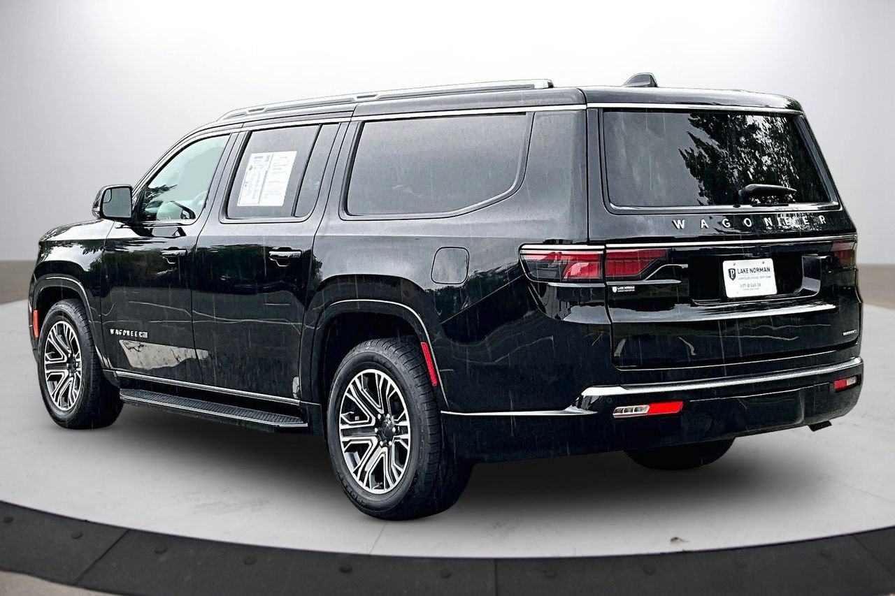 Certified 2024 Jeep Wagoneer L Series II AWD/4WD image 7