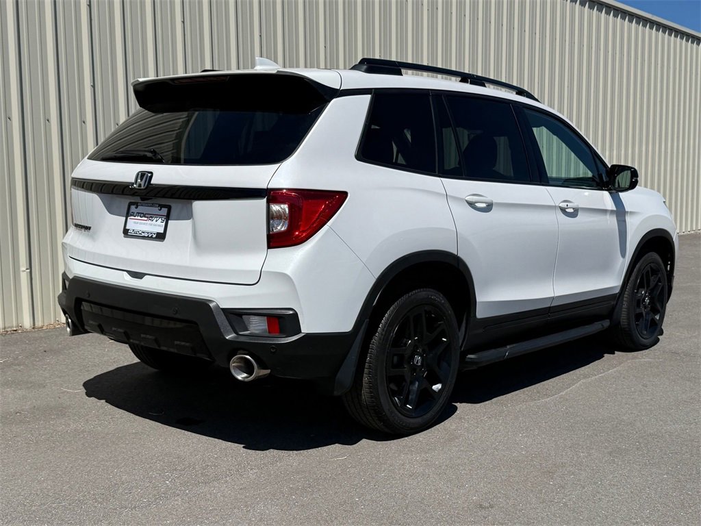 Used 2024 Honda Passport Black Edition image 3