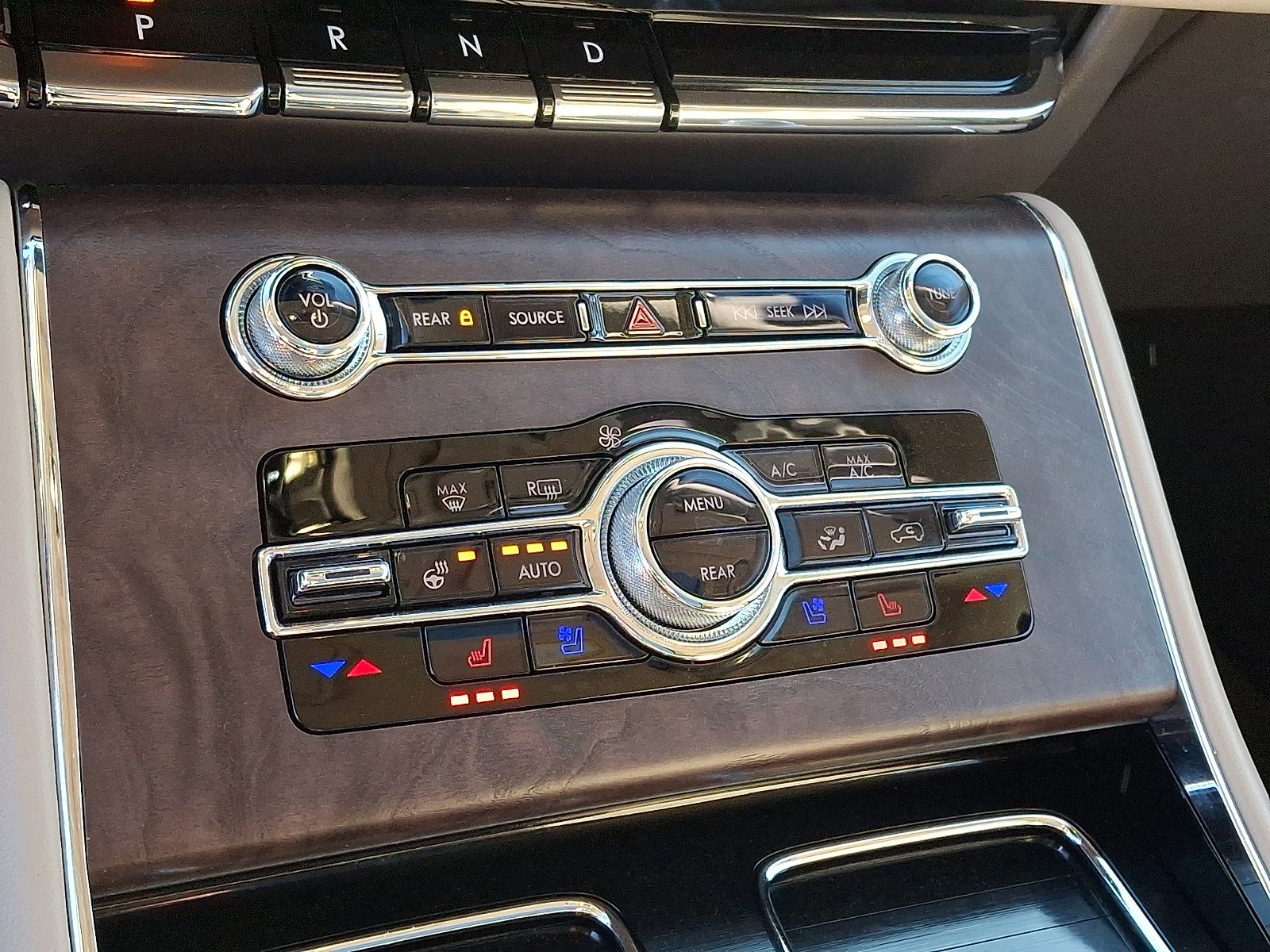 Certified 2023 Lincoln Aviator Reserve w/ Equipment Group 201A image 15