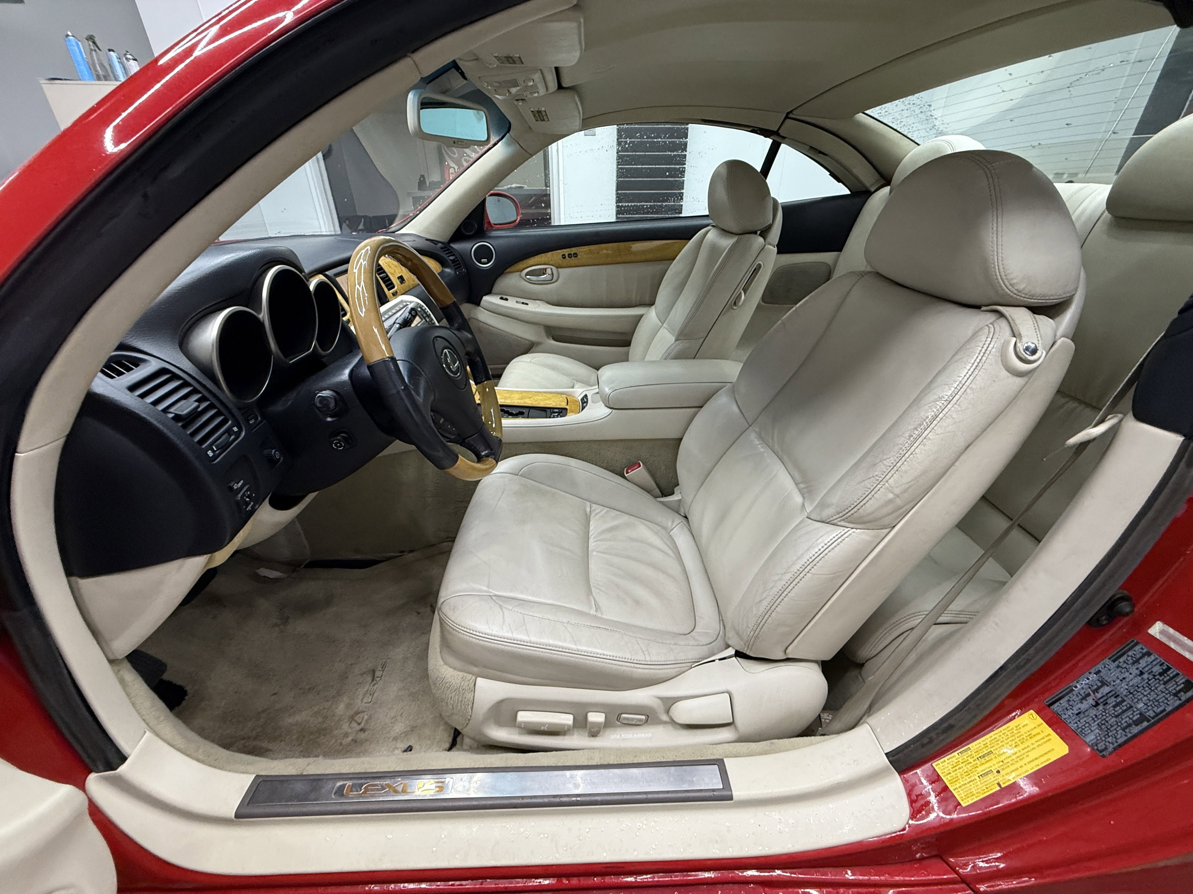 Used 2004 Lexus SC 430 Convertible image 11