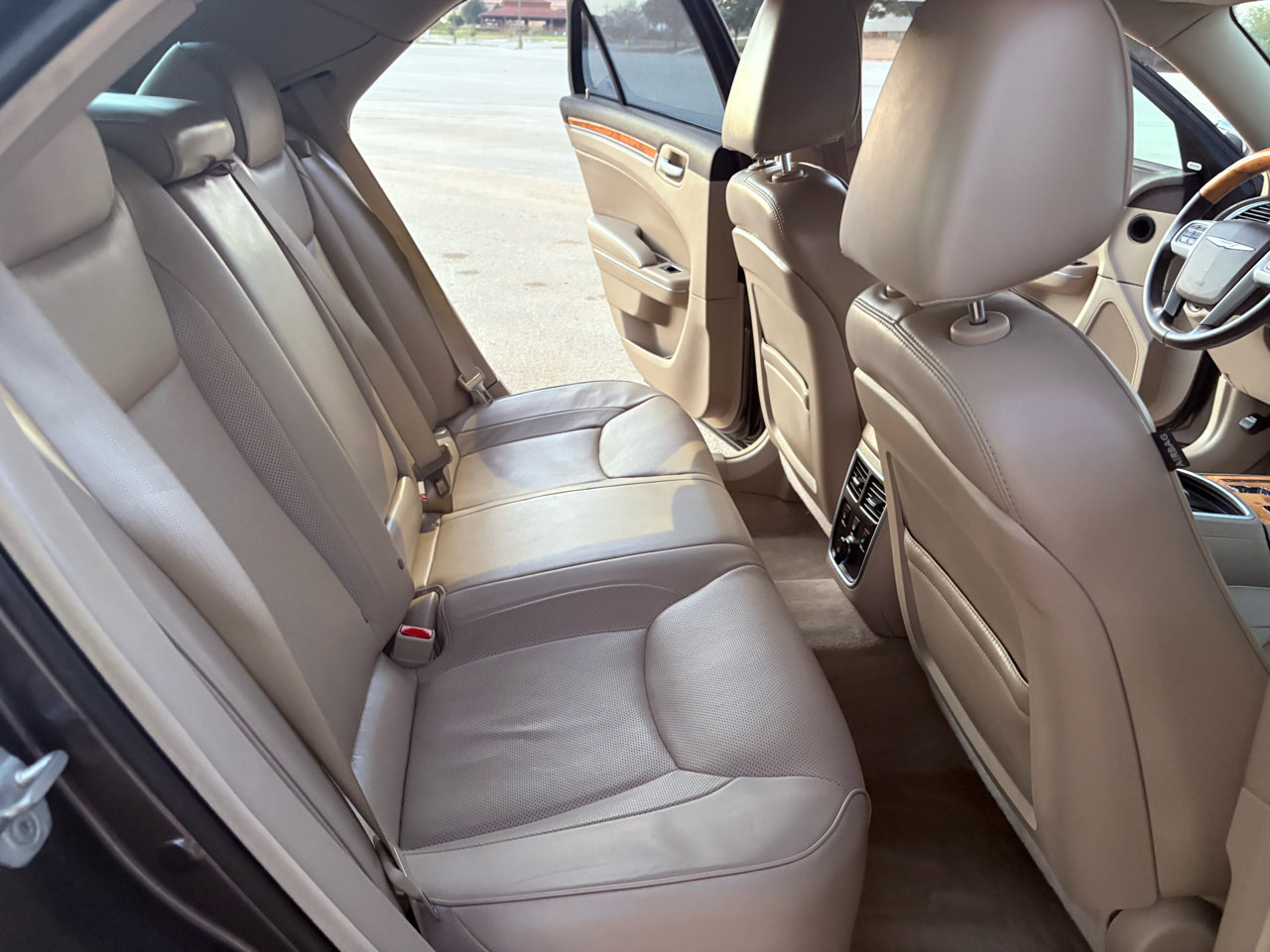 Used 2013 Chrysler 300 C image 24