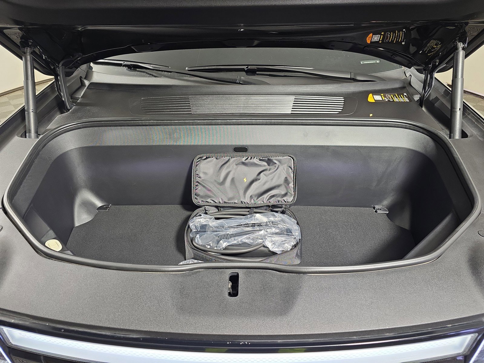 Used 2022 Rivian R1S Launch Edition image 14