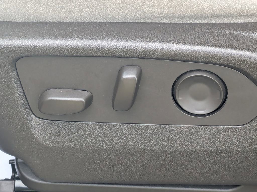 Used 2021 GMC Yukon SLT w/ Rear Media and Nav Package image 7