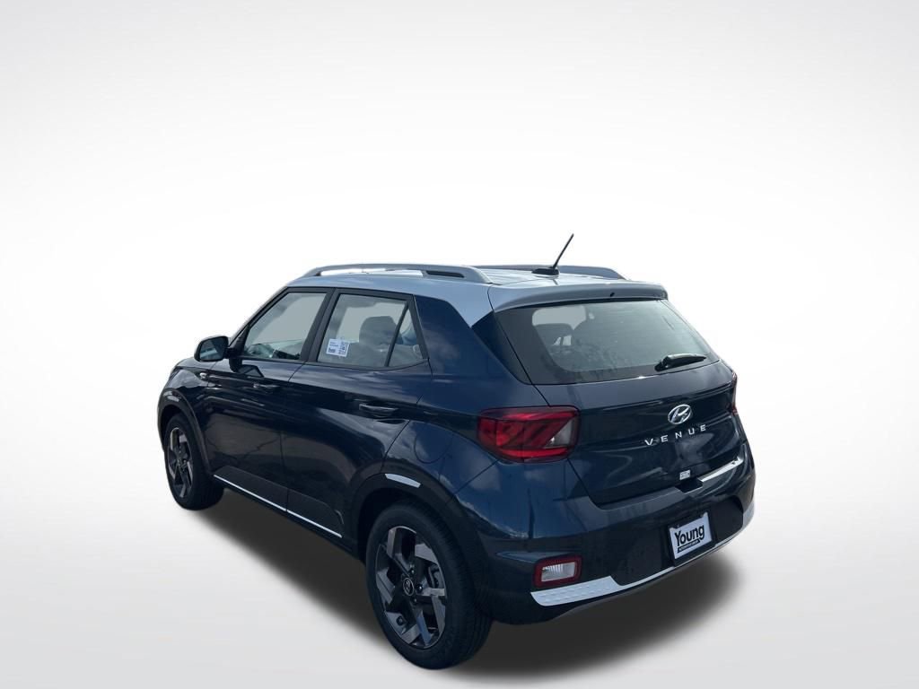 Used 2026 Hyundai Venue SEL image 8