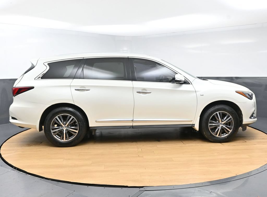 Used 2019 INFINITI QX60 Luxe w/ Essential Package FWD image 8