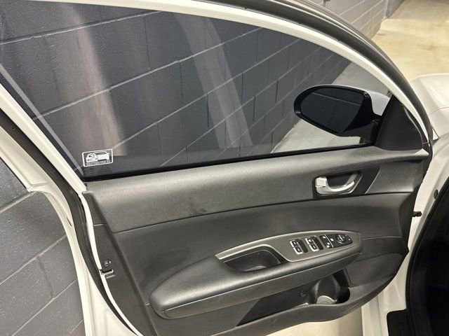 Used 2017 Kia Optima LX image 18