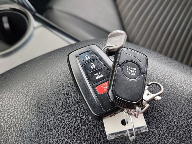 Used 2018 Toyota Camry SE w/ Moonroof Package FWD image 47