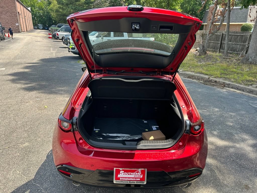 New 2026 MAZDA MAZDA3 Hatchback w/Premium Plus Pkg AWD/4WD image 31