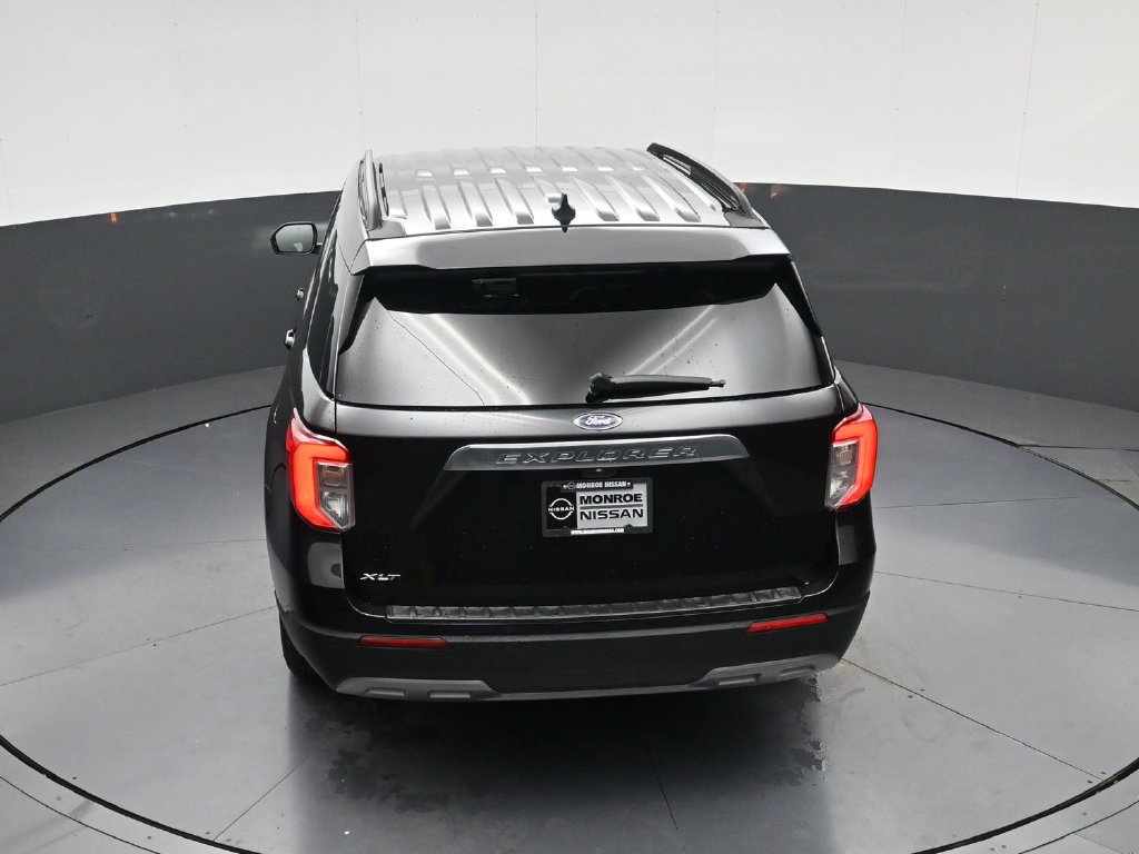 Used 2024 Ford Explorer XLT w/ Equipment Group 202A RWD image 33