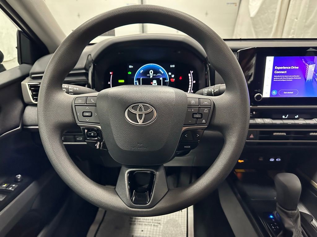 Used 2025 Toyota Camry LE FWD image 18