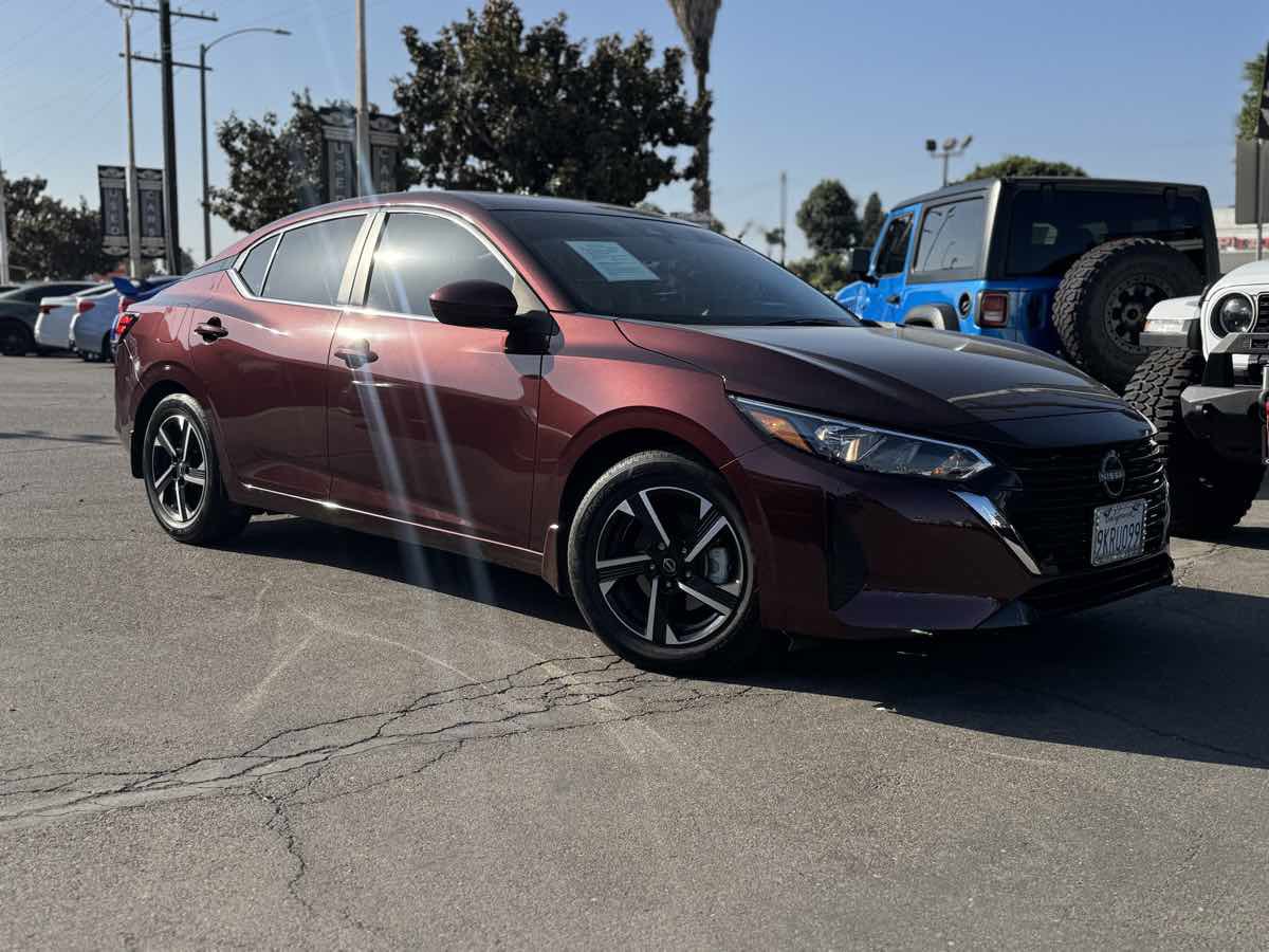 Used 2024 Nissan Sentra SV image 3