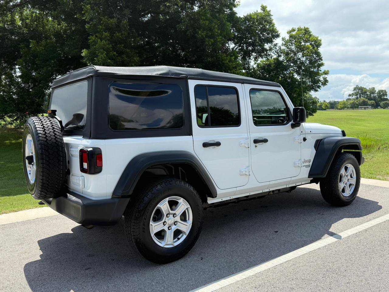 Used 2018 Jeep Wrangler Unlimited Sport S AWD/4WD image 11