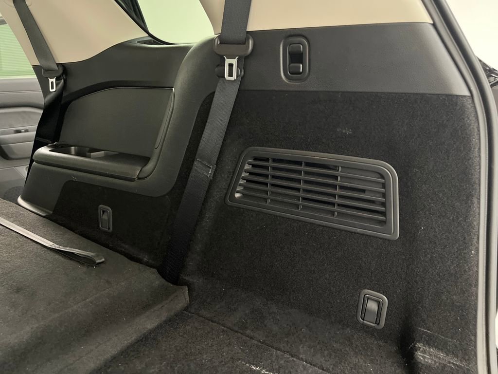 Used 2025 Nissan Pathfinder SL image 36