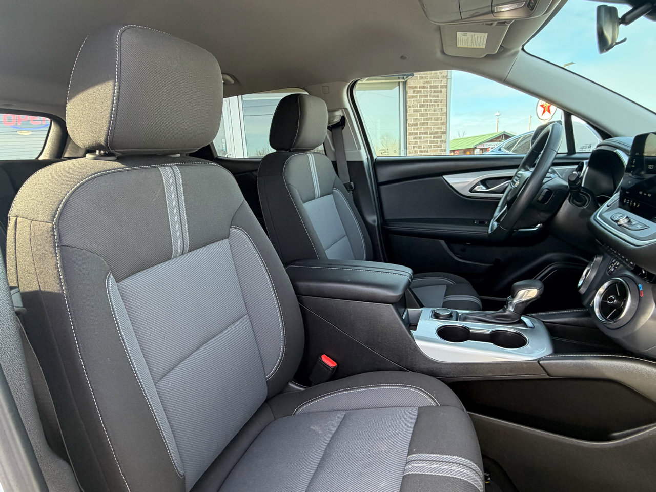 Used 2025 Chevrolet Blazer LT image 29