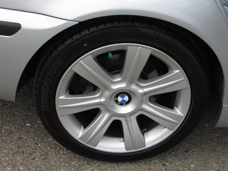 Used 2003 BMW 325i Sedan RWD image 32