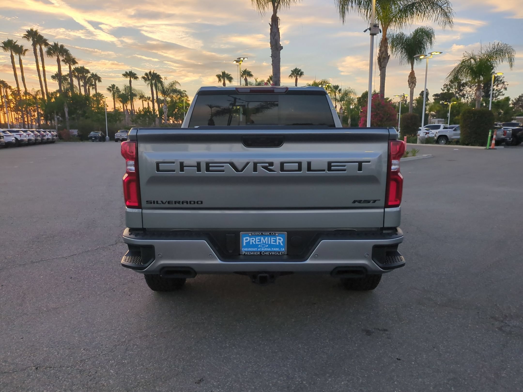 New 2026 Chevrolet Silverado 1500 RST w/ Dark Appearance Package AWD/4WD image 4