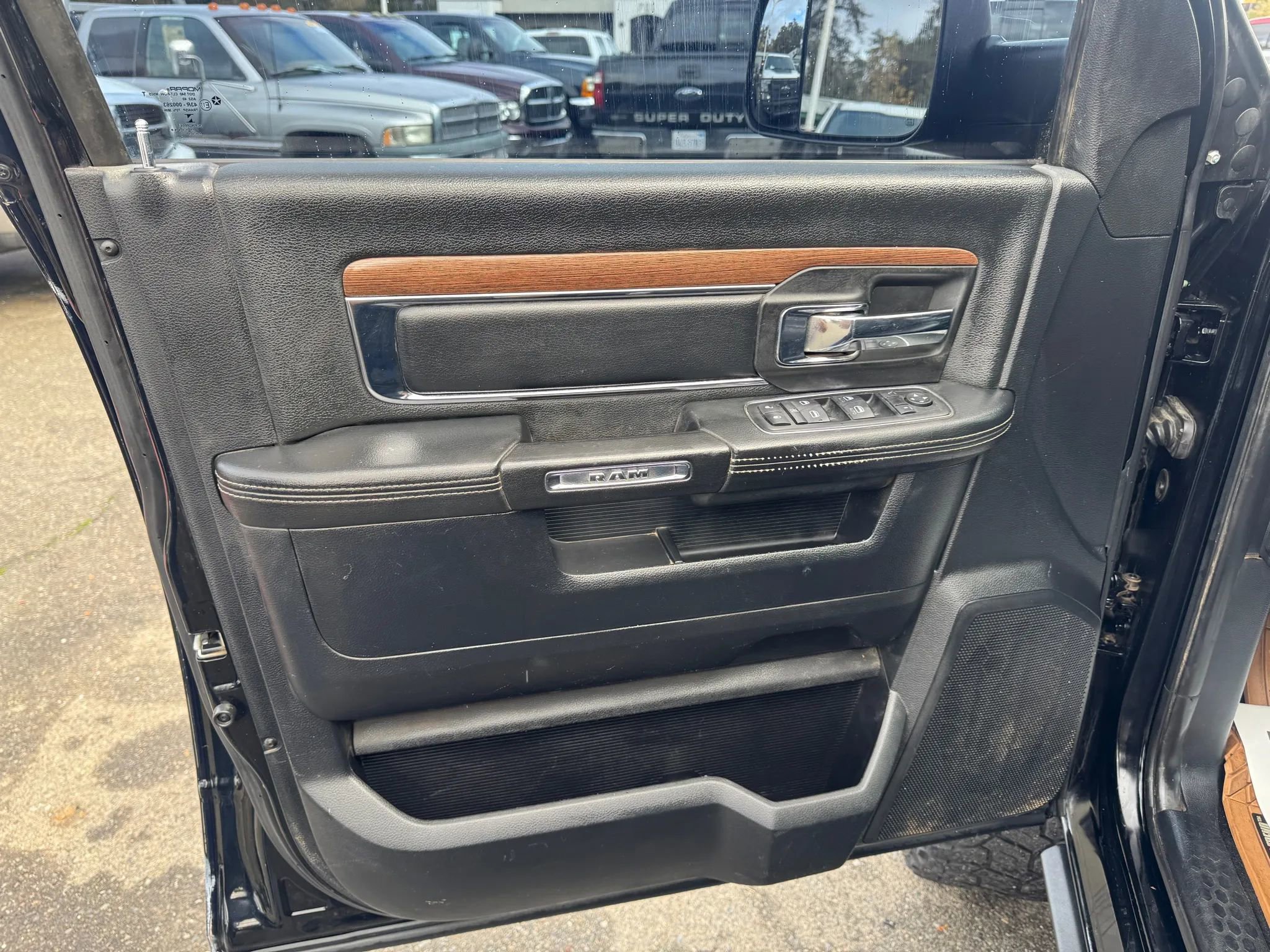 Used 2014 RAM 3500 Laramie w/ Black Appearance Group image 16