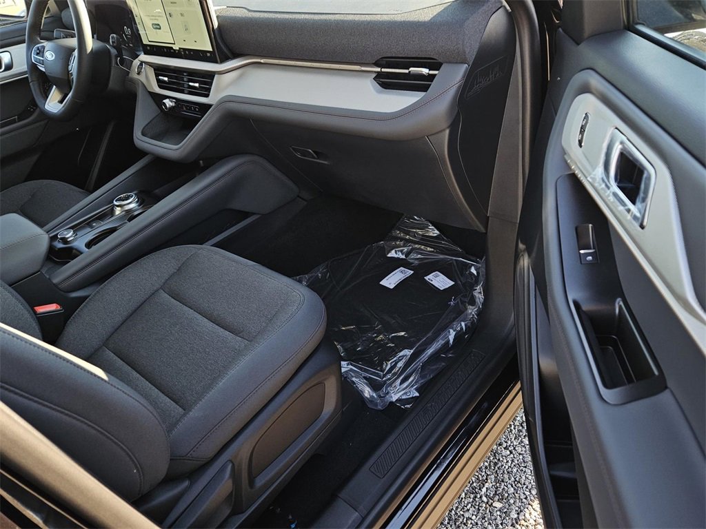 New 2026 Ford Explorer Active image 5