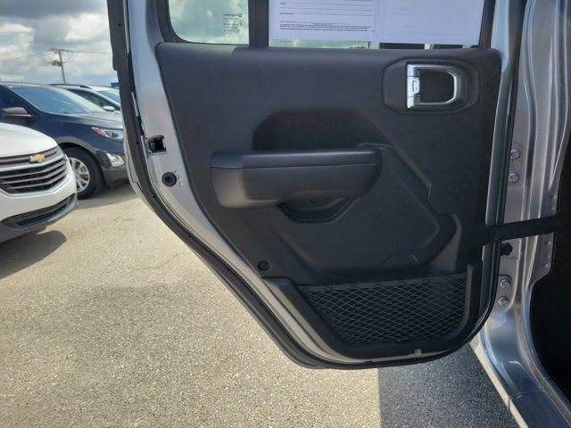 Used 2021 Jeep Gladiator Sport AWD/4WD image 13