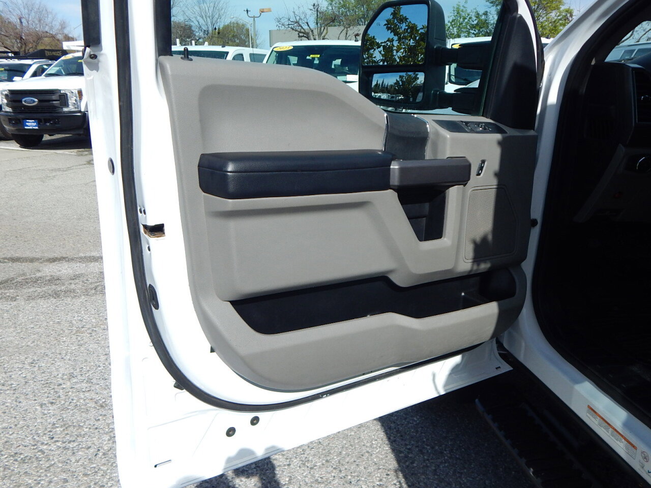 Used 2021 Ford F550 4x4 Regular Cab Super Duty image 21