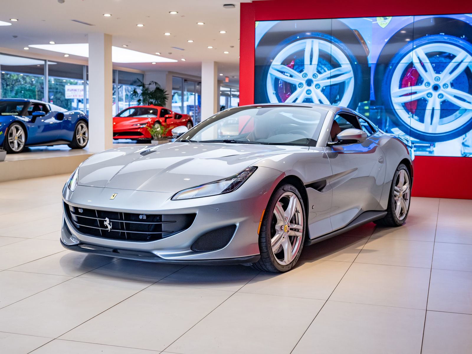 Used 2019 Ferrari Portofino RWD image 33