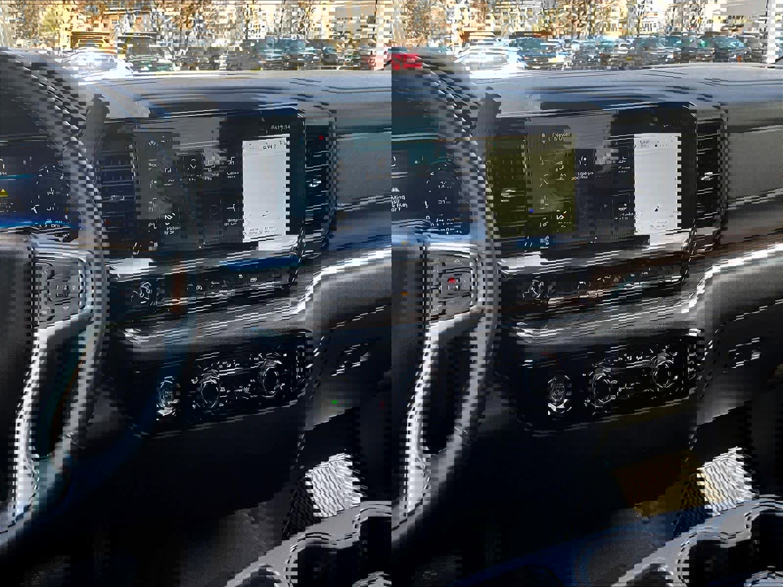 Used 2023 Chevrolet Silverado 1500 LT AWD/4WD image 18