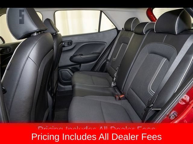 Used 2024 Hyundai Venue Limited FWD image 8