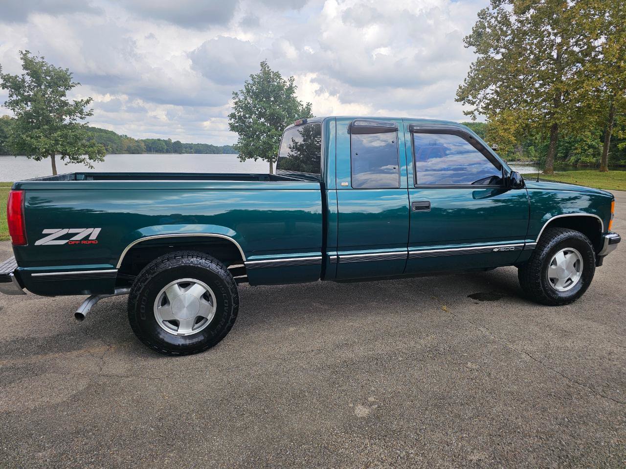 Used 1998 Chevrolet Silverado 1500 4x4 Extended Cab w/ Preferred Equipment Group 2 image 4