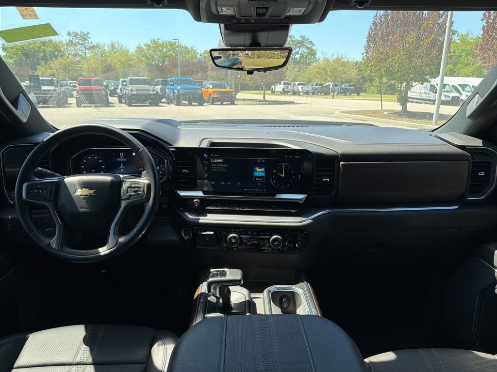 Used 2023 Chevrolet Silverado 1500 High Country w/ Technology Package image 10