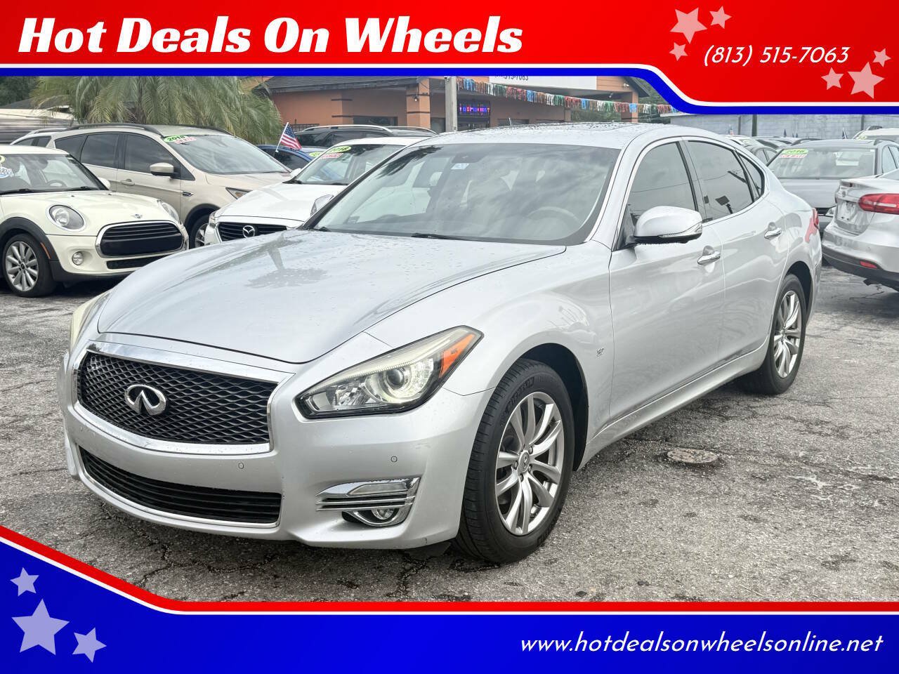 Used 2018 INFINITI Q70 Luxe AWD/4WD image 1
