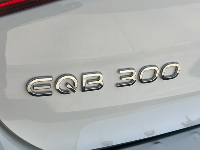 Used 2025 Mercedes-Benz EQB 300 4MATIC image 22